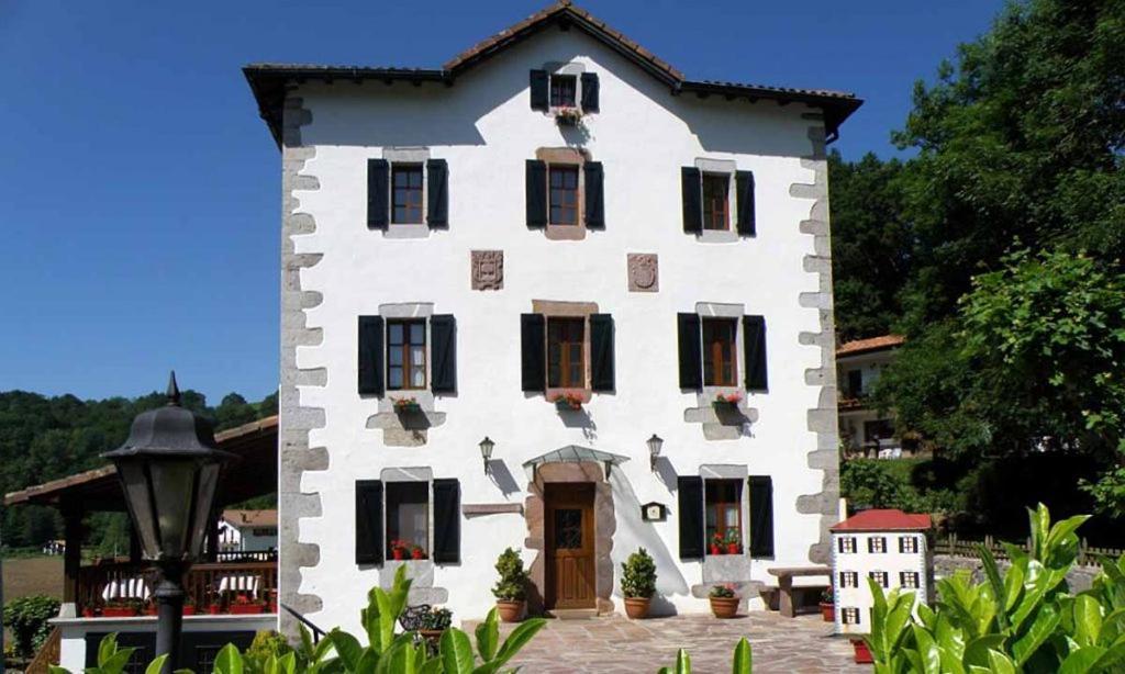 Hotel Rural Irigoienea Urdax Esterno foto