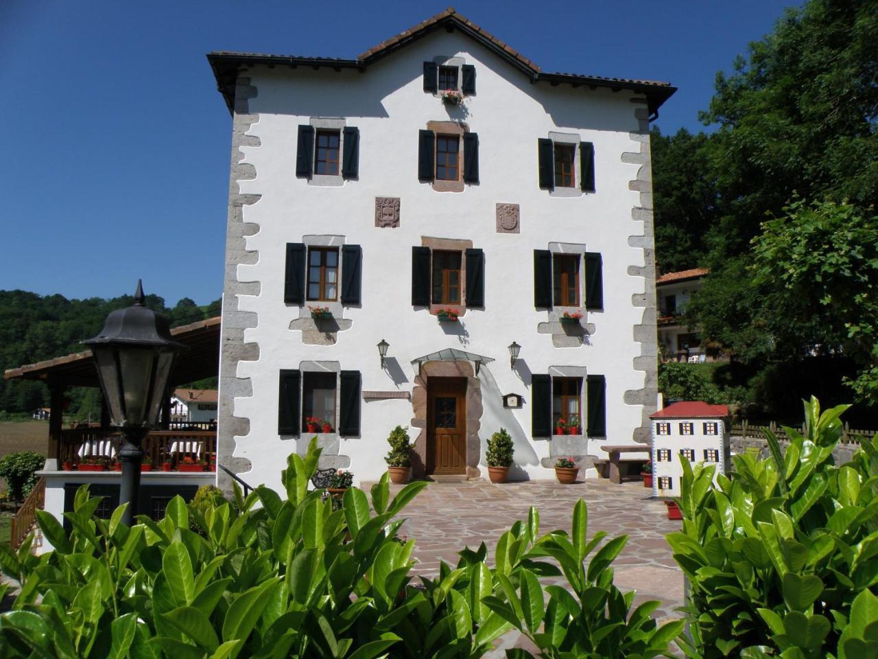 Hotel Rural Irigoienea Urdax Esterno foto